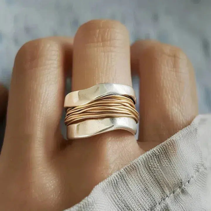 Romantic Statement Ring in Gold