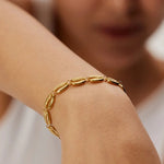 Load image into Gallery viewer, 18k Dainty Cowrie Shell Bracelet
