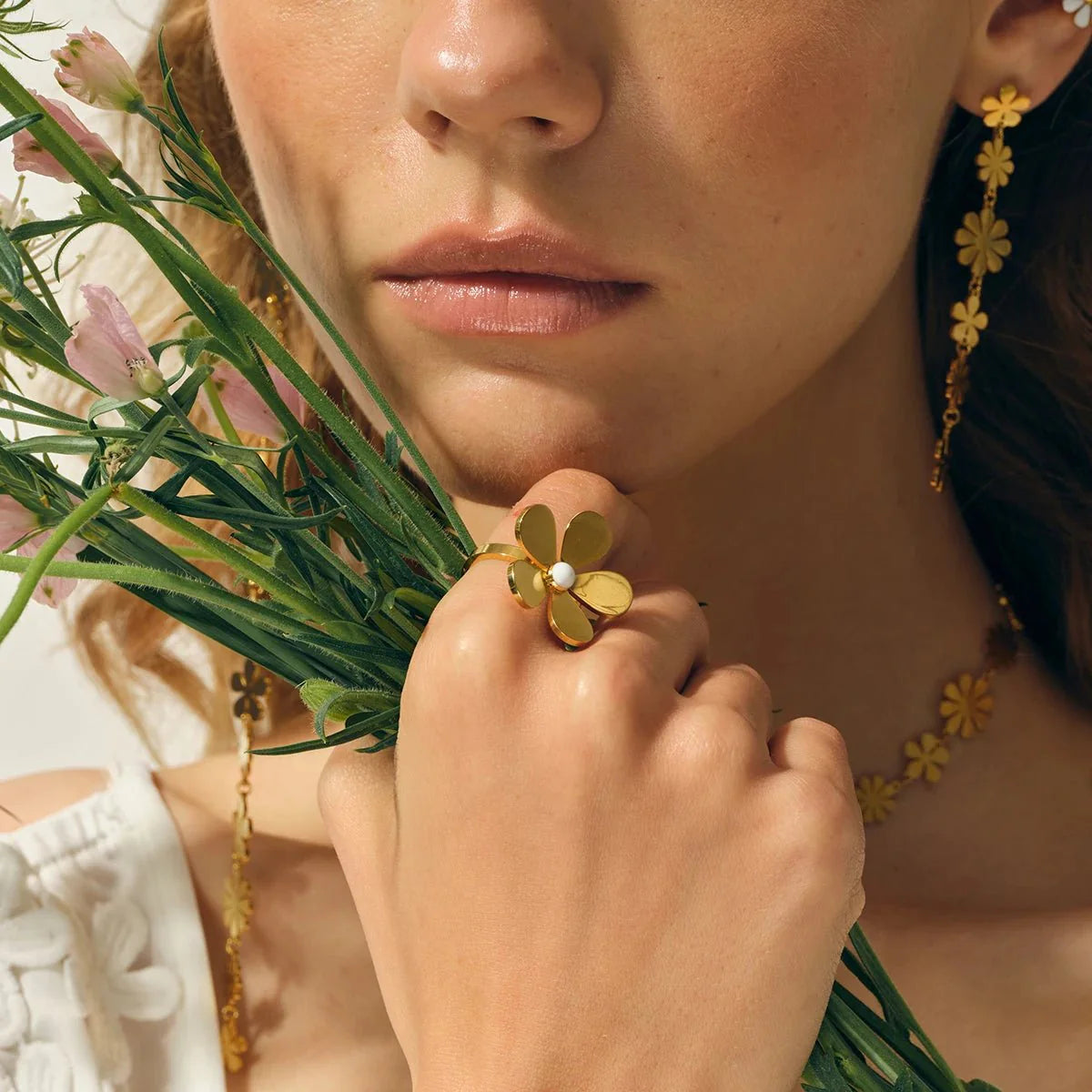 18k dainty daisy floral ring 630861