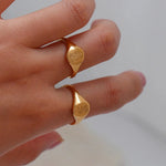 Load image into Gallery viewer, 18k Dainty Floral Signet Rings
