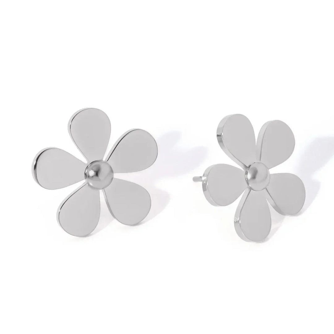 18k Dainty Flower Earrings