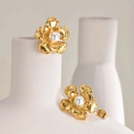 Load image into Gallery viewer, 18k Pearl Flower Earrings
