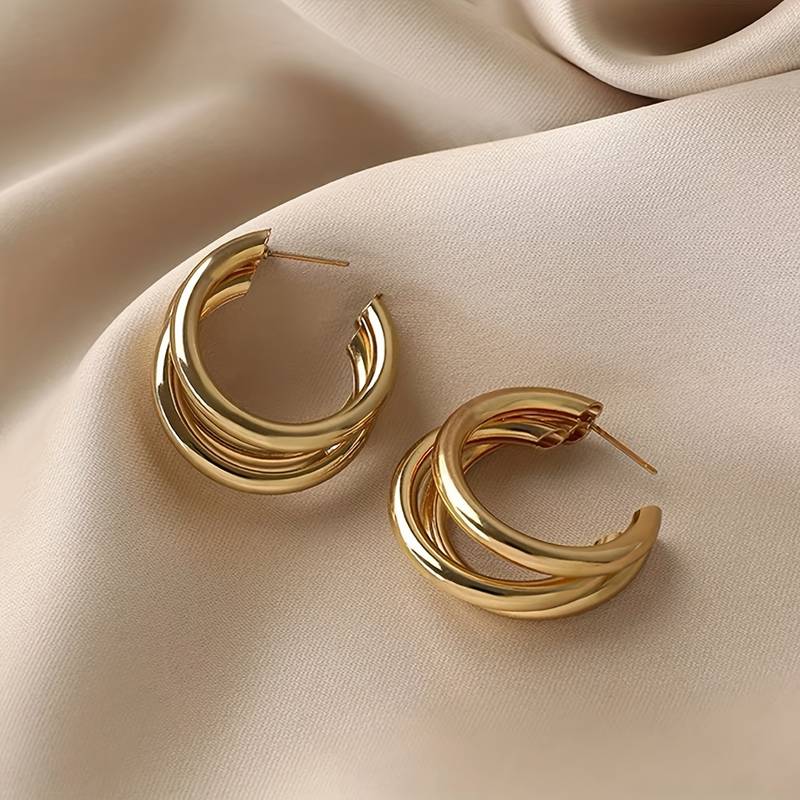 Triple hoop earring 3 gold hoop earrings