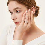 Load image into Gallery viewer, S925 3CT Elegant Oval Set Moissanite Accented Band Ring
