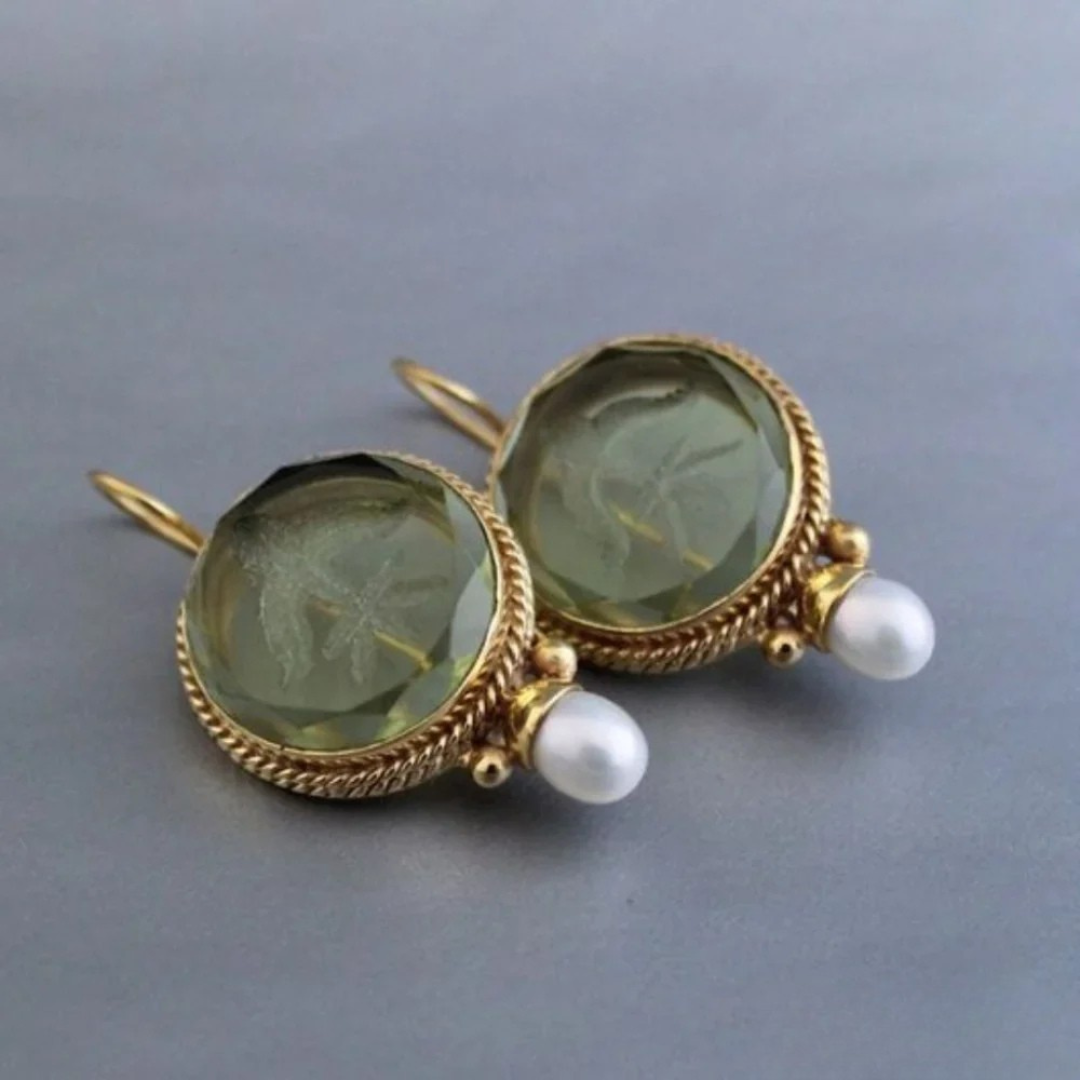 Classic Green Pearl Retro Earrings