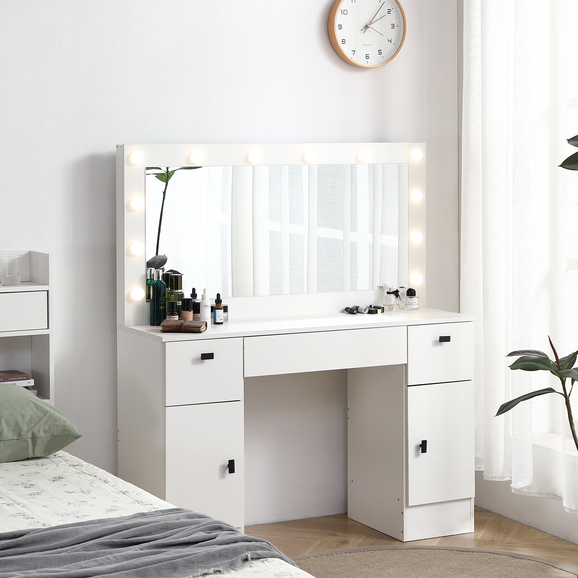 Vanity Table With Lighted Mirror And 3 Drawers In White