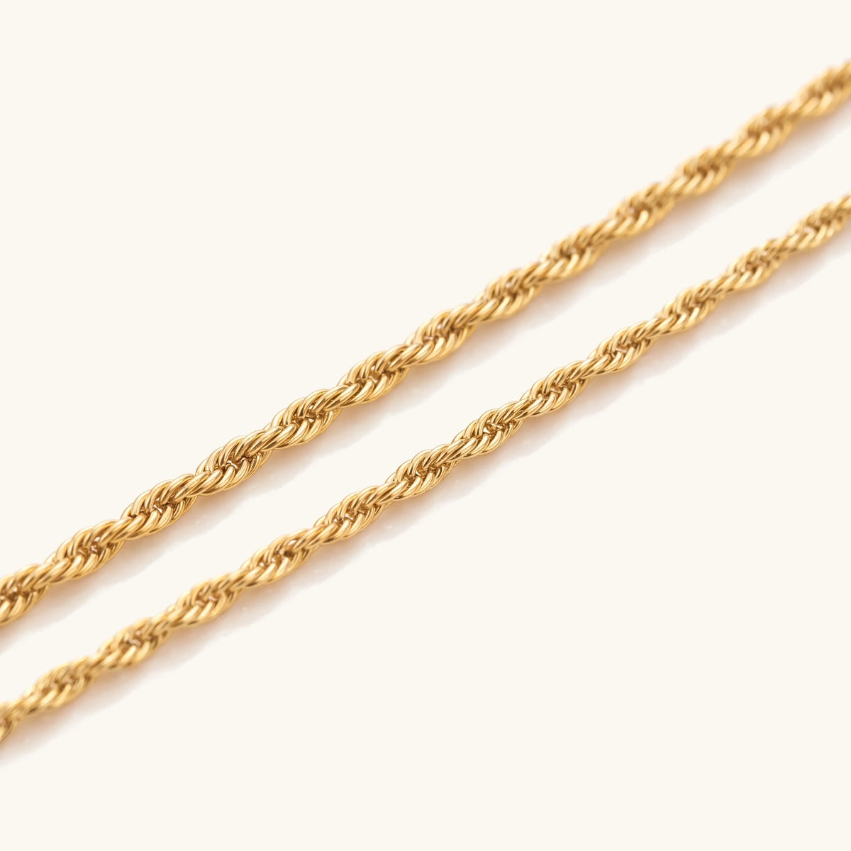 Romantic Rope Chain Couples Bracelets Set – close-up of the twisted gold rope chain links