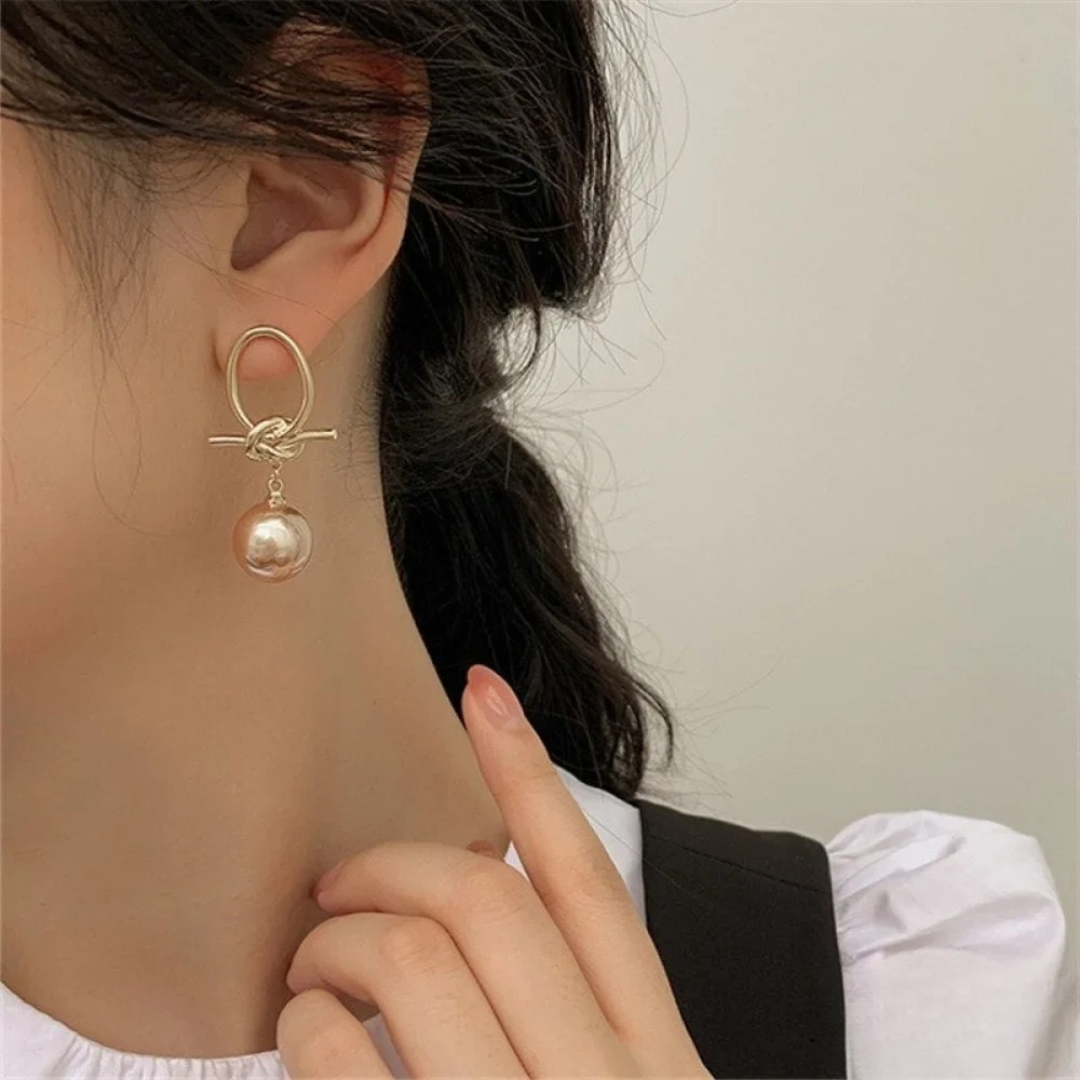 Classic Pearl Drop Earrings