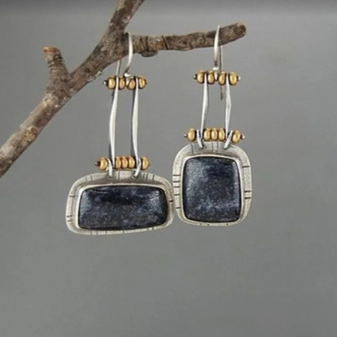 Elegant Vintage Drop Earrings in Silver