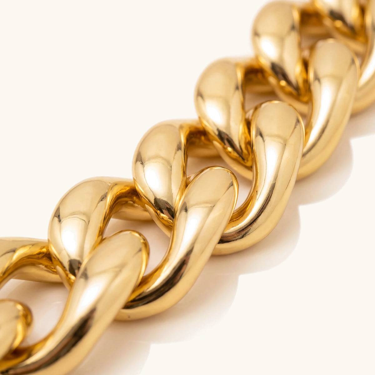 Exaggerated Chunky Cuban Link Choker Necklace, close-up of the gold links