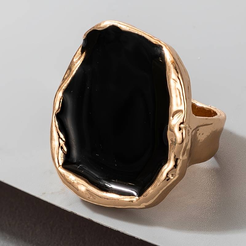 Vintage Oversized Black Stone Ring