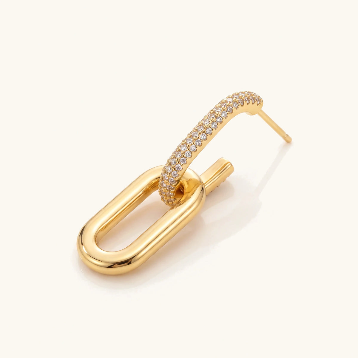 Dainty Loop Deluxe Earring in gold, close-up of the stone-set link