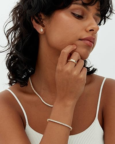 Charming Moissanite Tennis Bracelet in Gold