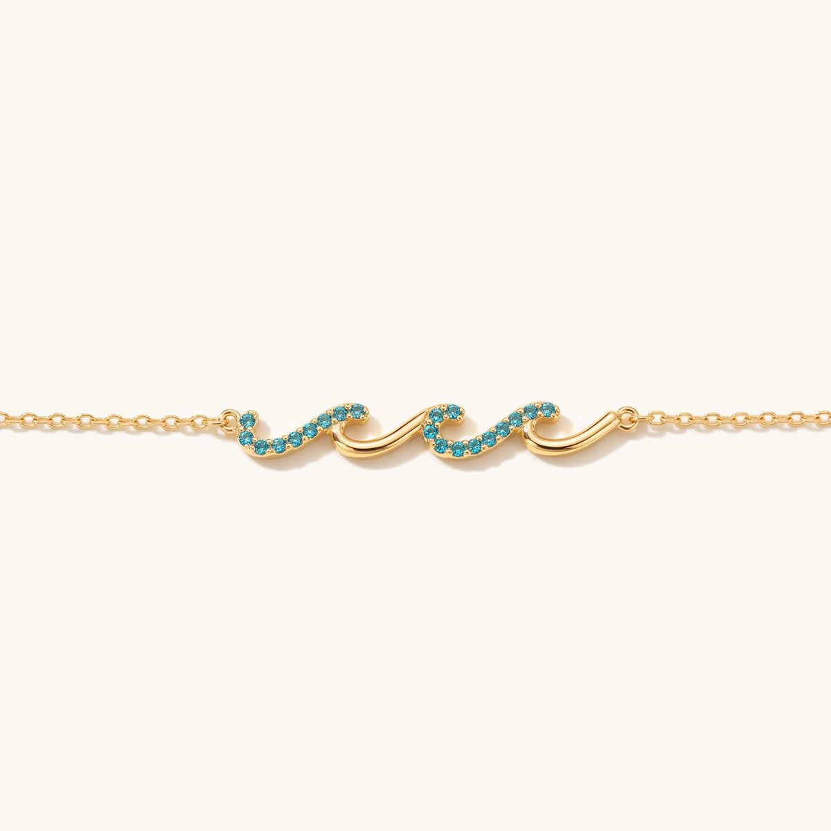 Delicate Wave Chain Bracelet in gold