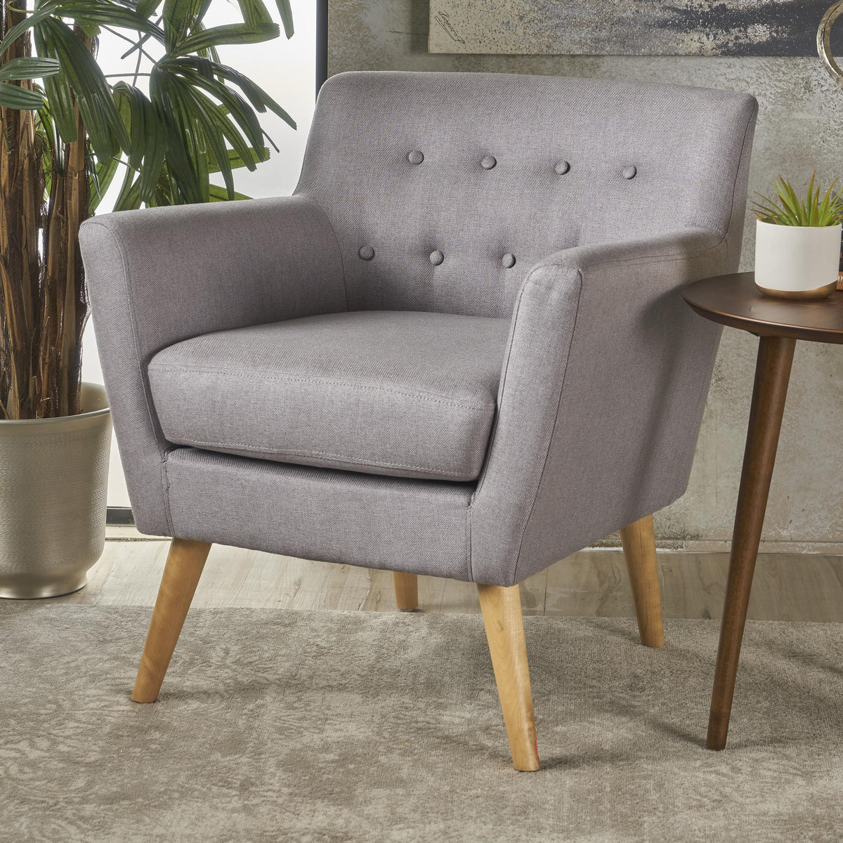 Comfortable &amp; Stylish Club Chair Upholstered In Light Gray Fabric