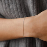 Load image into Gallery viewer, 18k S925 Minimal Thin Curb Bracelet
