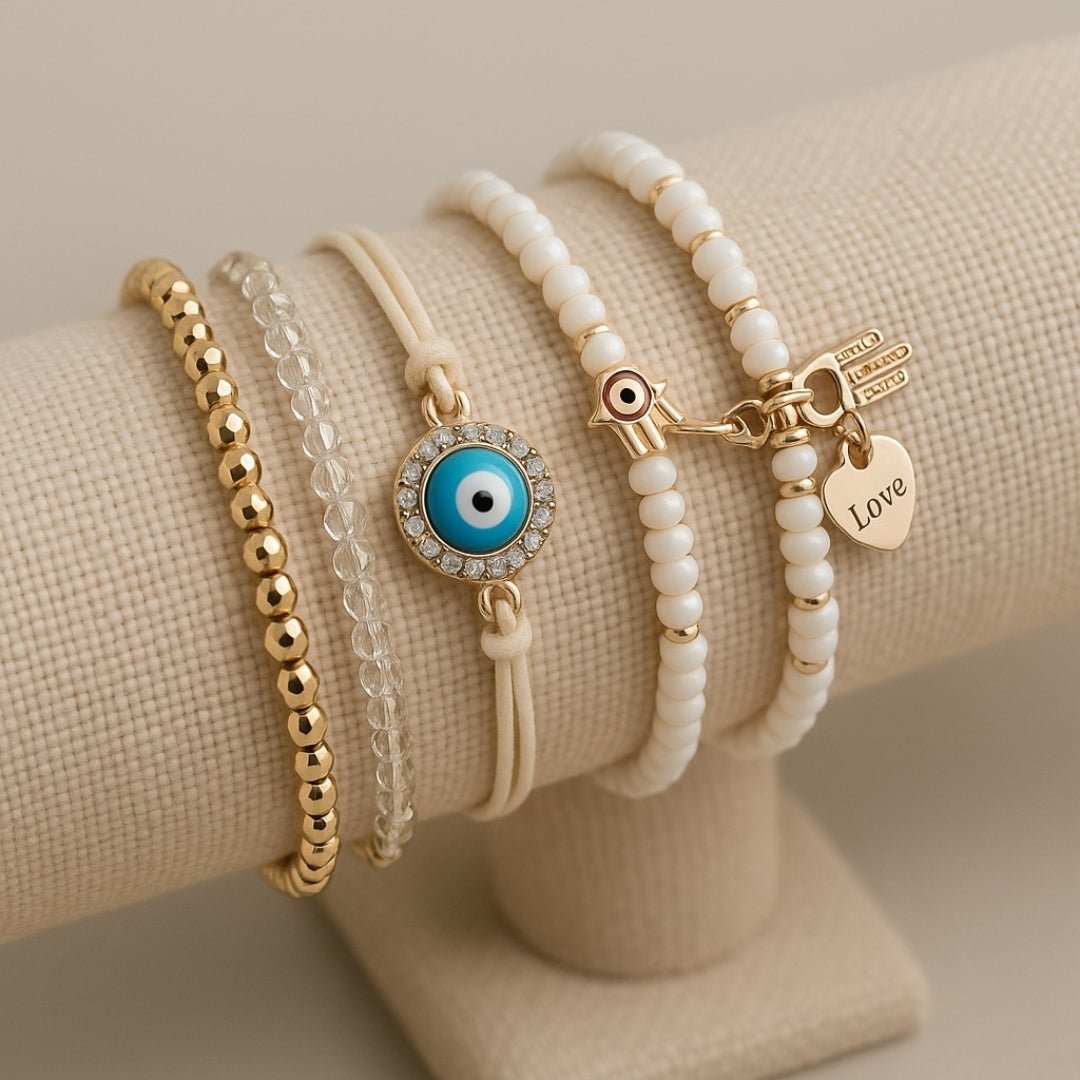 Delicate charm bracelet