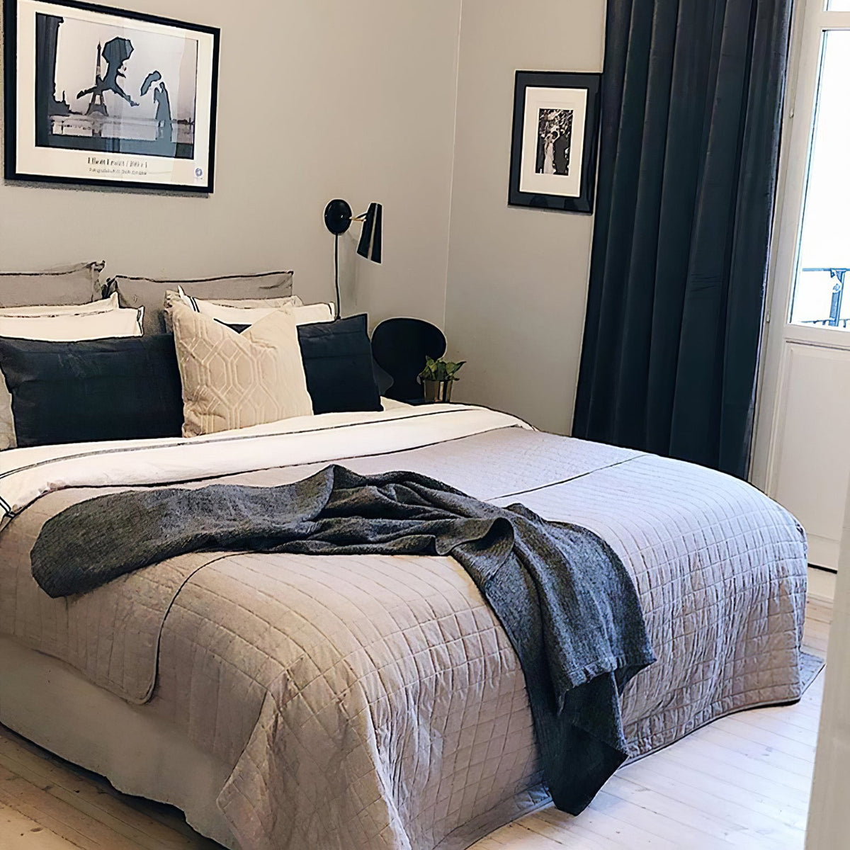 Steel Bird Form Nordic Inspired Wall Lamp