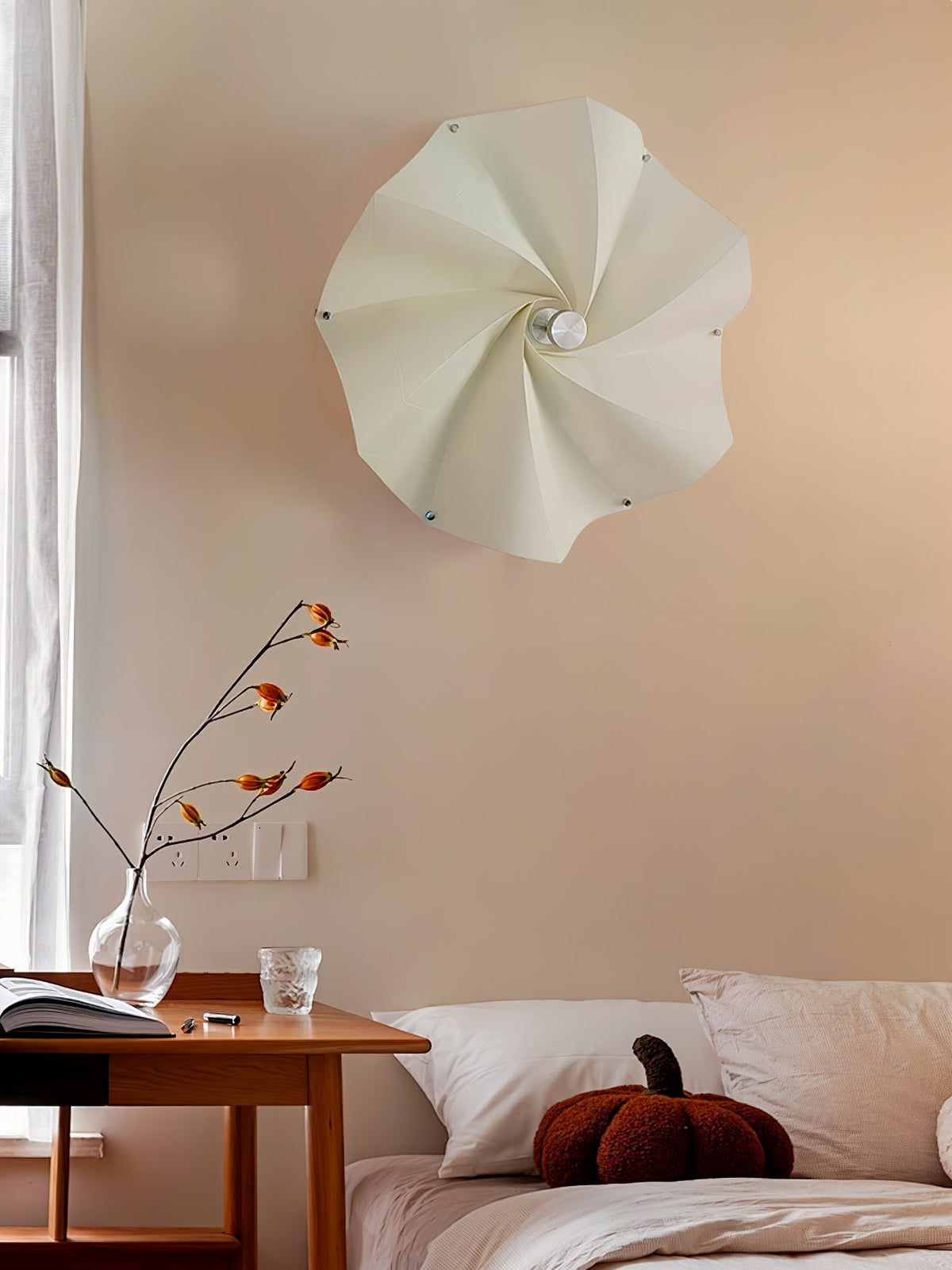 Sculpted Bloom Petal Contemporary Wall Lamp