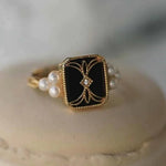 Load image into Gallery viewer, Romantic Black Pearl Vintage Ring in Gold
