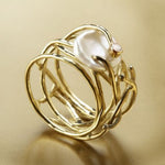 Load image into Gallery viewer, Luxurious Pearl Vintage Ring in Gold
