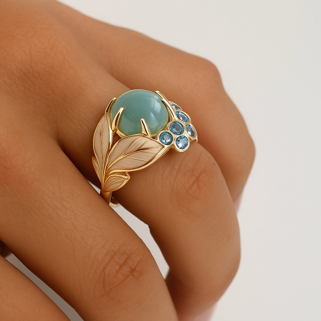 Elegant Leaf Statement Ring in Gold