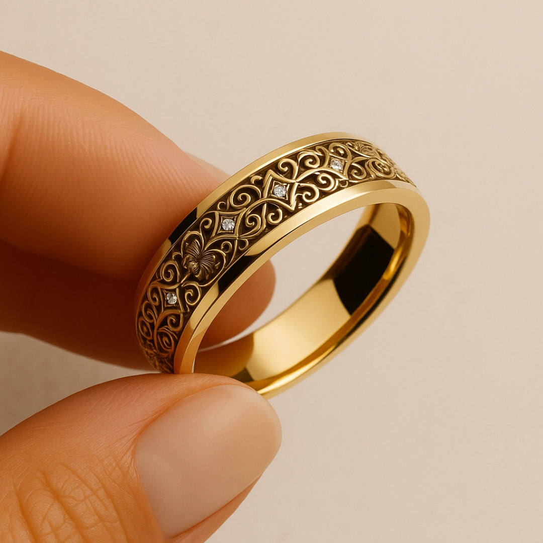 Romantic Statement Ring in Gold