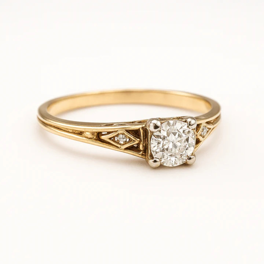 Bold Zirconia Vintage Ring in Gold