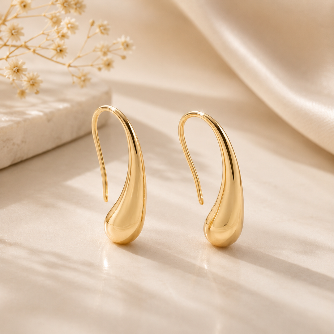 Sparkling Vintage Drop Earrings in Gold