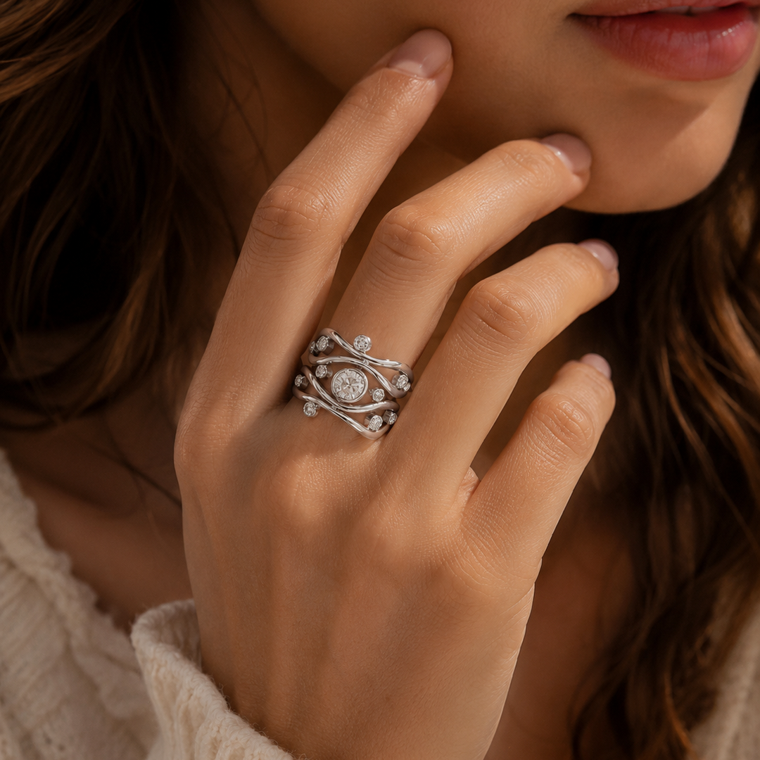 Elegant Zirconia Vintage Ring in Silver