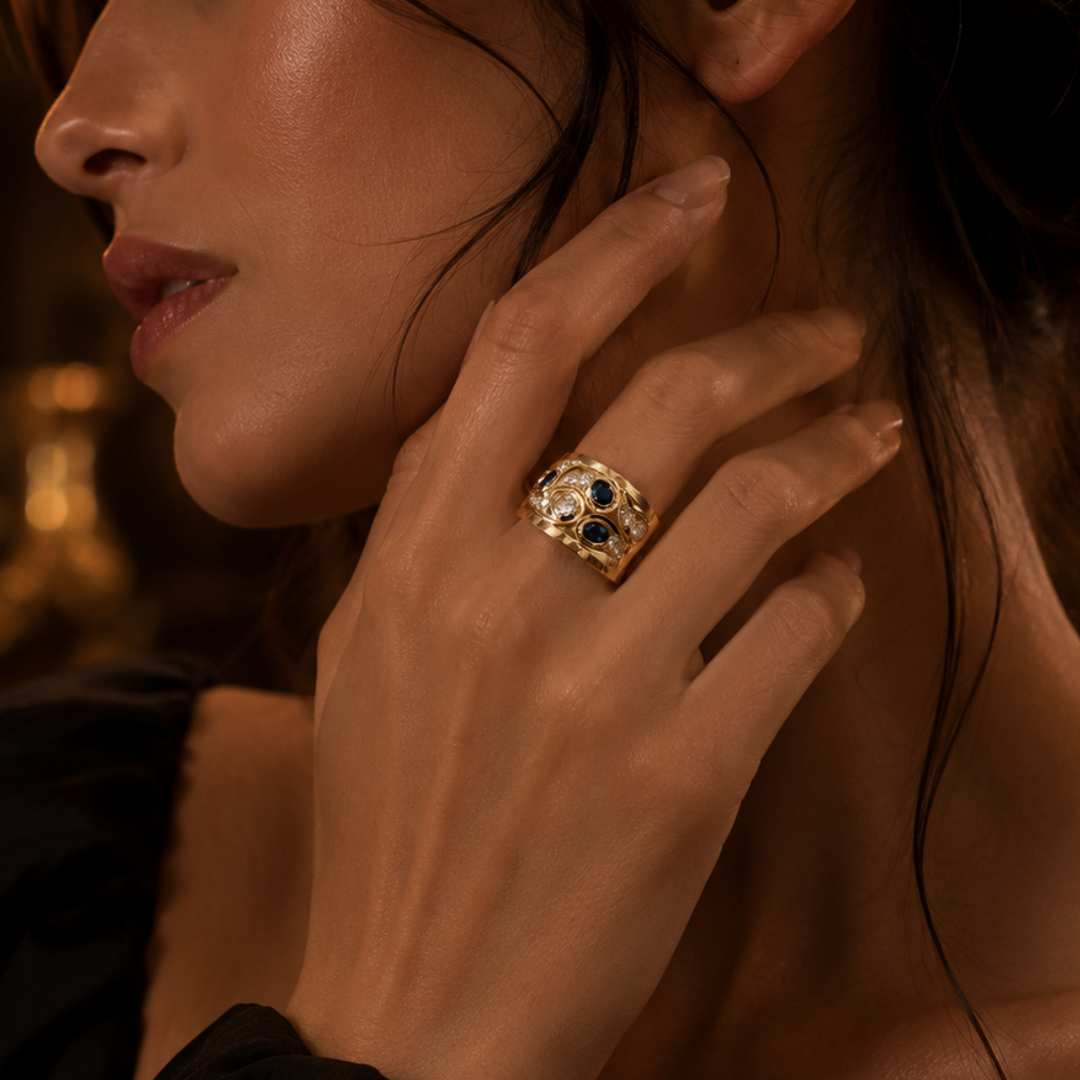 Sparkling Zirconia Vintage Ring in Gold