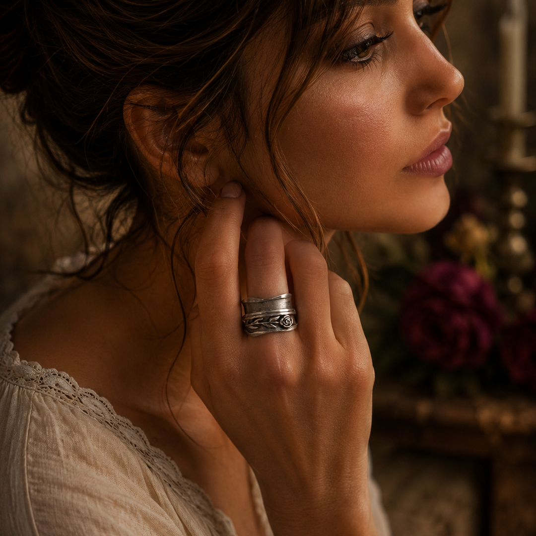 Sparkling Vintage Statement Ring in Silver