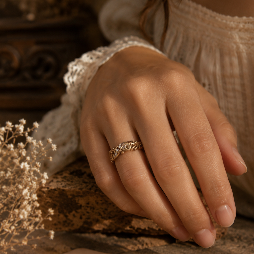 Elegant Zirconia Ivy Ring in Gold