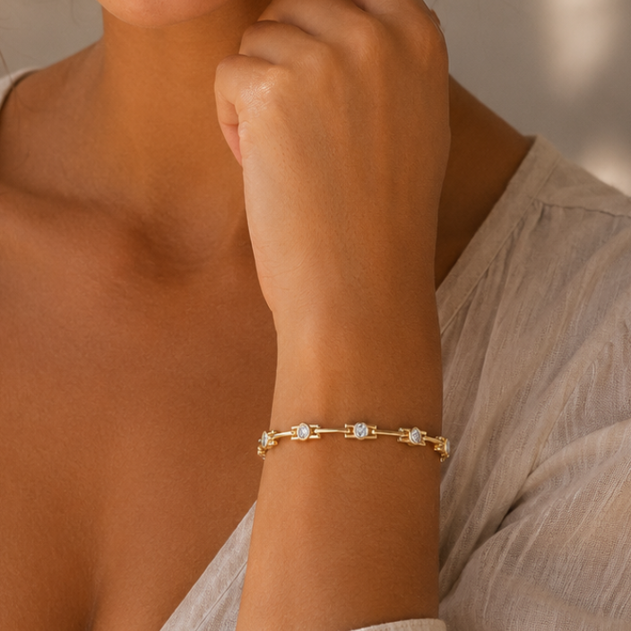Charming Zirconia Bracelet in Gold