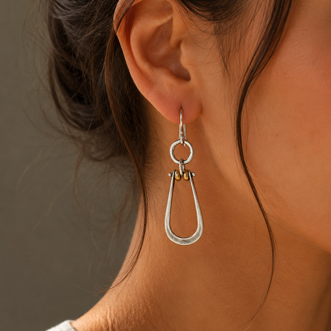 Sparkling Vintage Drop Earrings in Silver