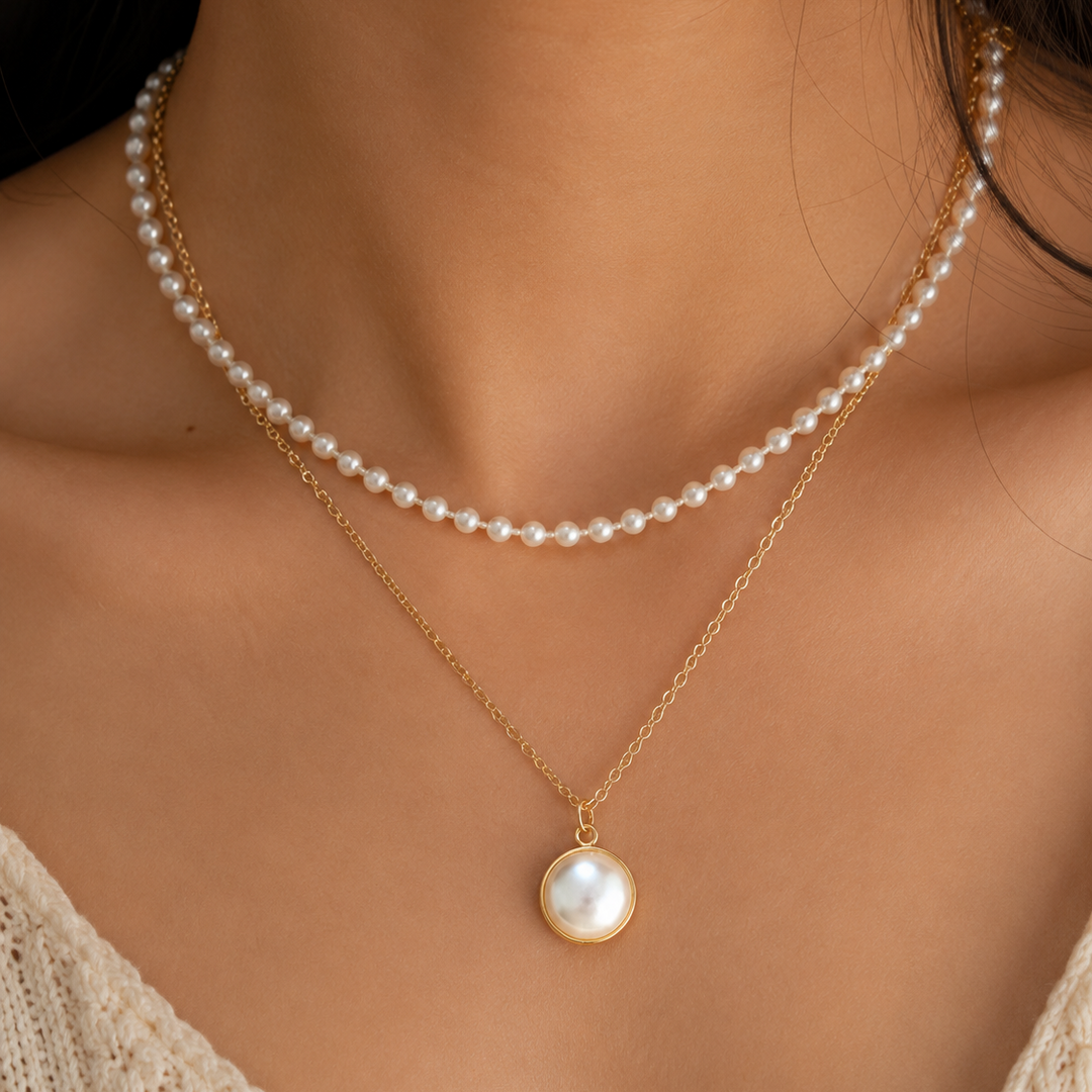 Dainty Pearl Pendant Necklace in Gold