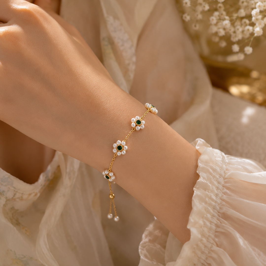 Dainty Green Crystal Daisy Bracelet