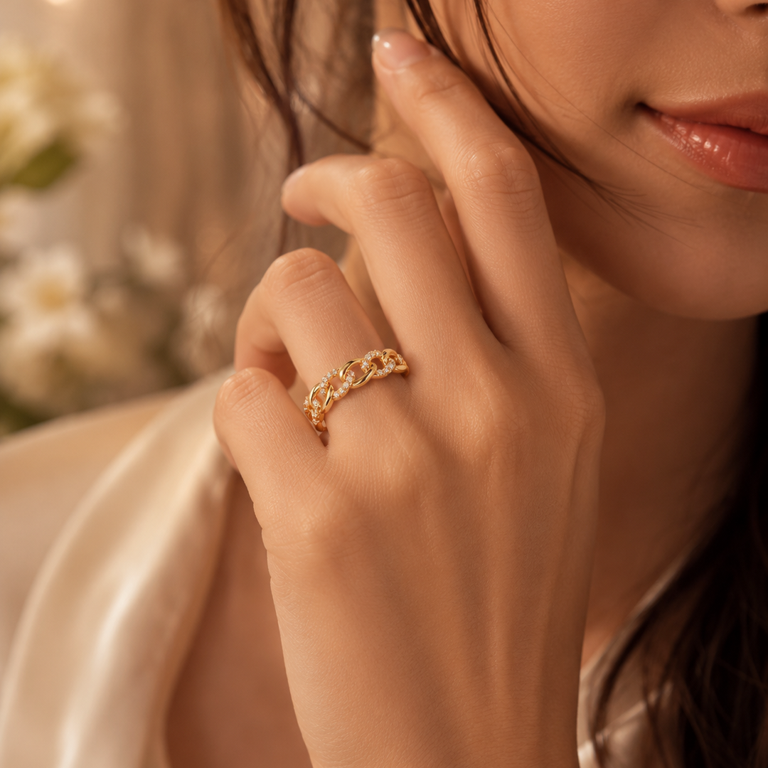 Sparkling Statement Ring in Gold