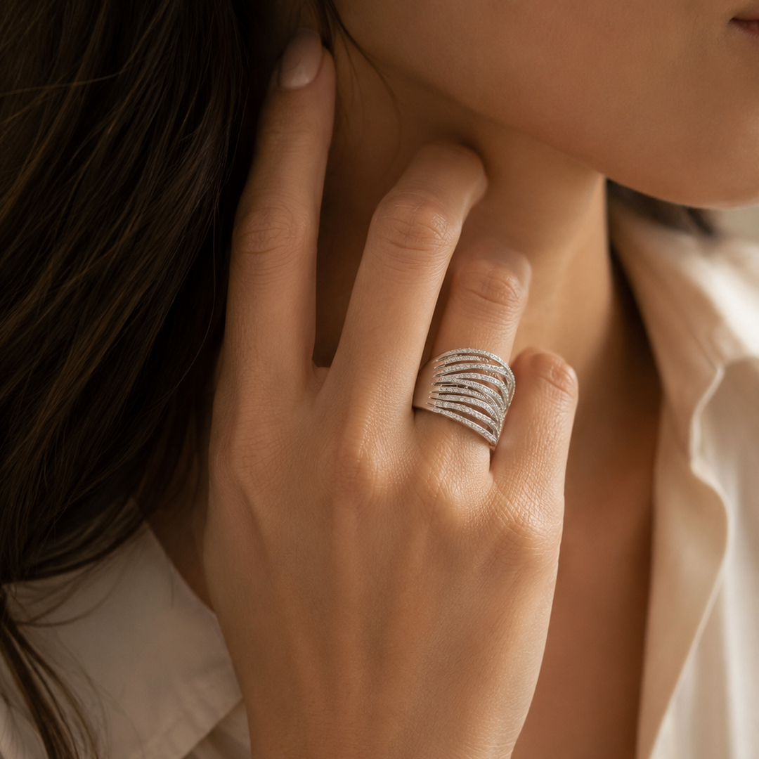 Elegant Zirconia Vintage Ring in Silver