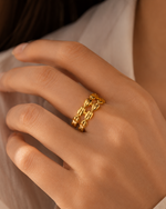 Load image into Gallery viewer, 18k Oval Bead Ring

