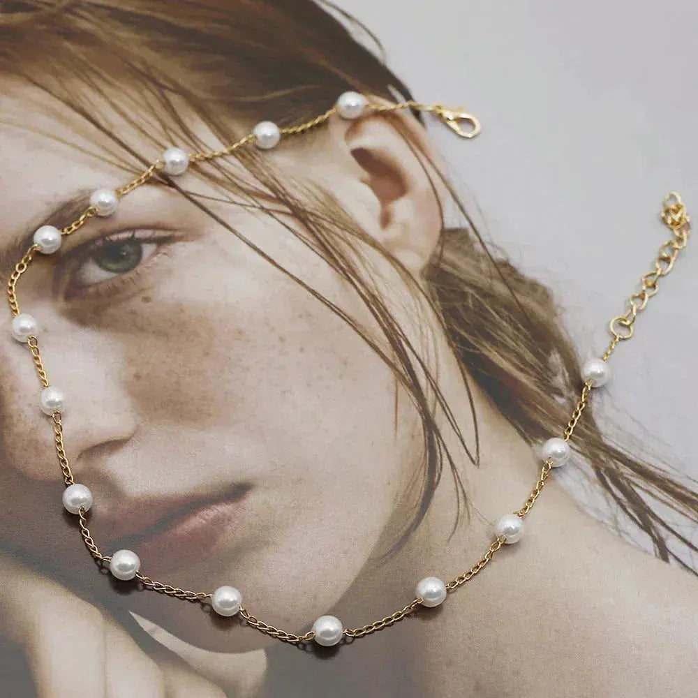 Dainty Pearl Pendant Necklace in Gold