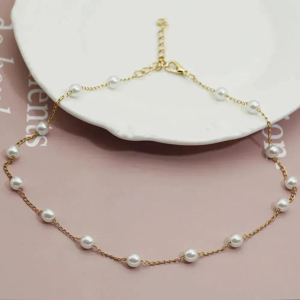 Dainty Pearl Pendant Necklace in Gold