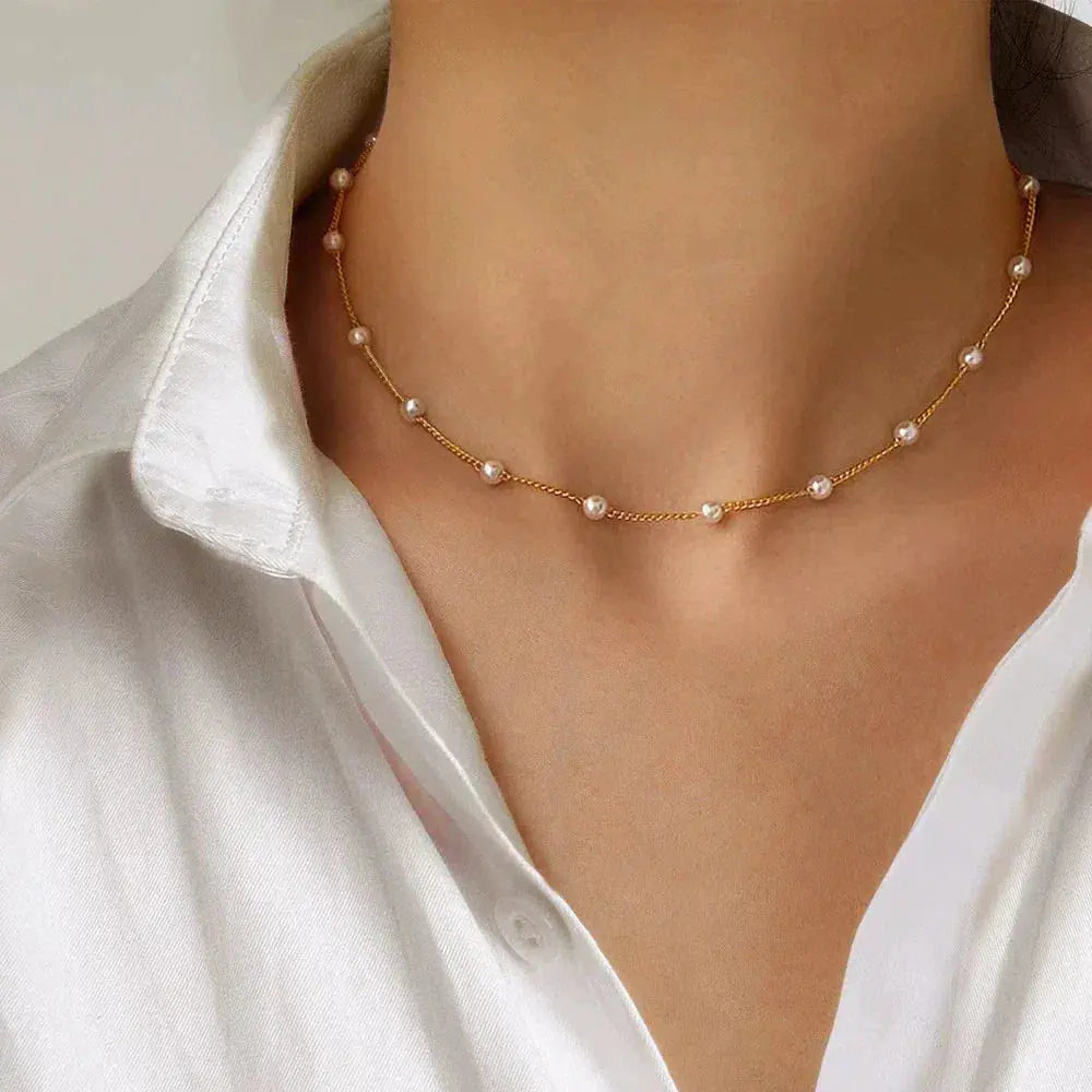 Dainty Pearl Pendant Necklace in Gold
