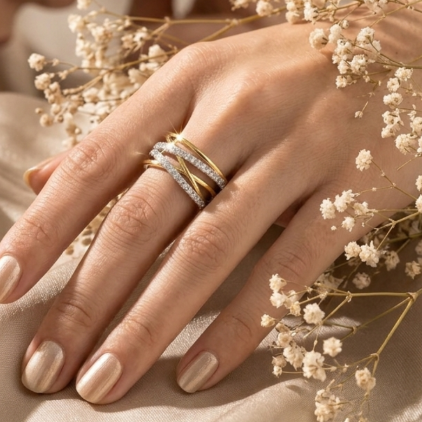 Vintage-Style Zirconia Cross Band Ring