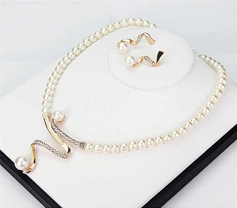 Sparkling Pearl Necklace and Earrings Set