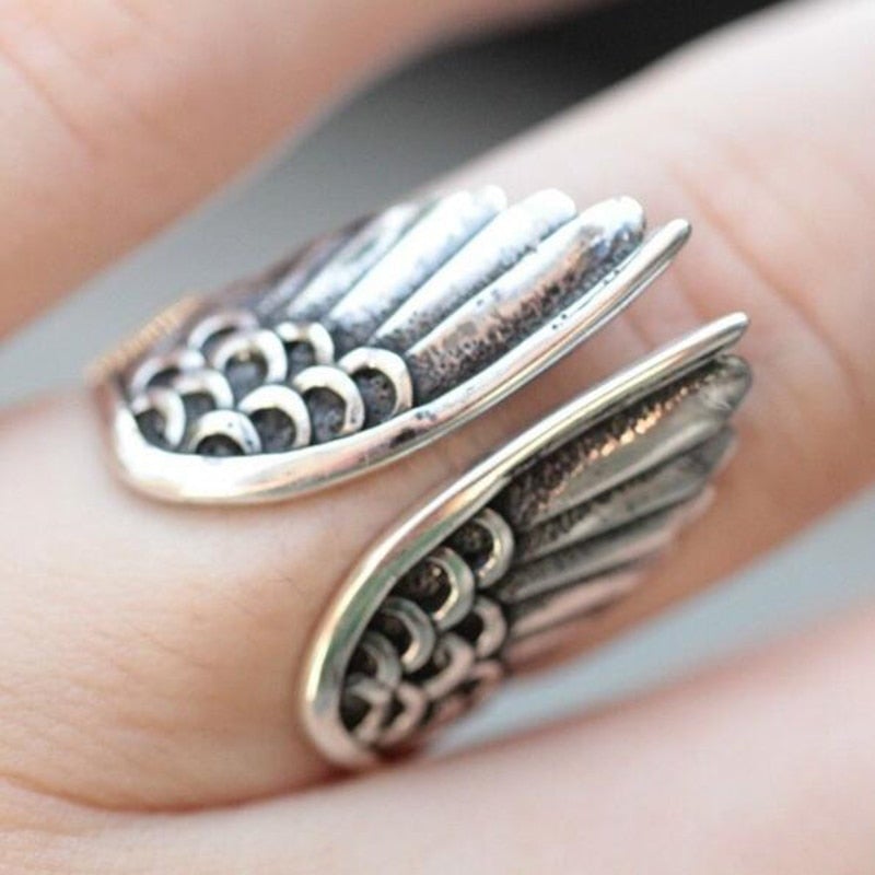 Vintage-Style Angel Wing Ring in Sterling Silver