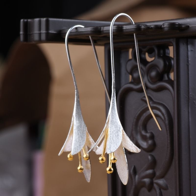 Sparkling Flower Drop Earrings in Silver