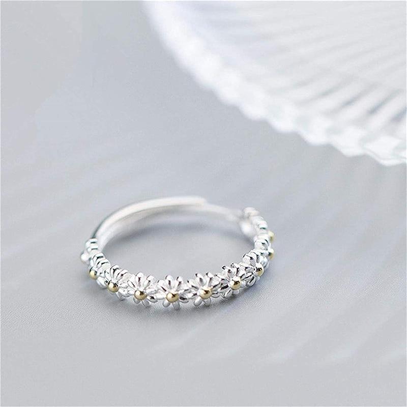 Sparkling Daisy Statement Ring in Silver