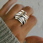 Load image into Gallery viewer, Luxurious Vintage Statement Ring in Silver
