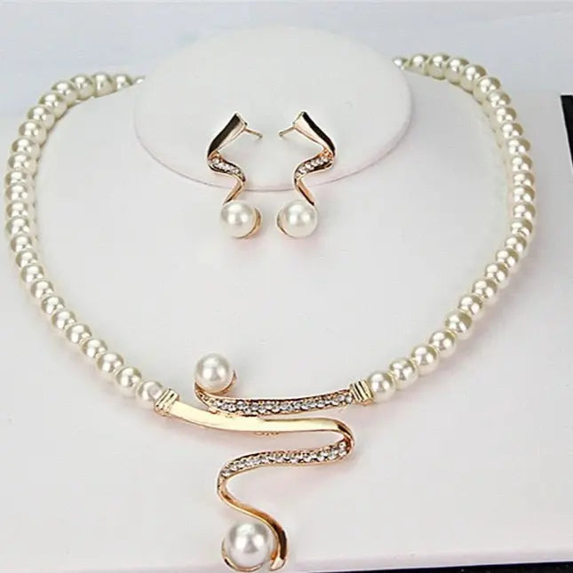 Coordinated Pearl Jewellery Set